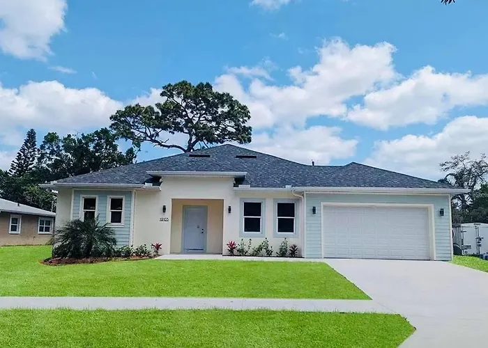 Brand New Tampa Oasis With Private Jacuzzi Retreat