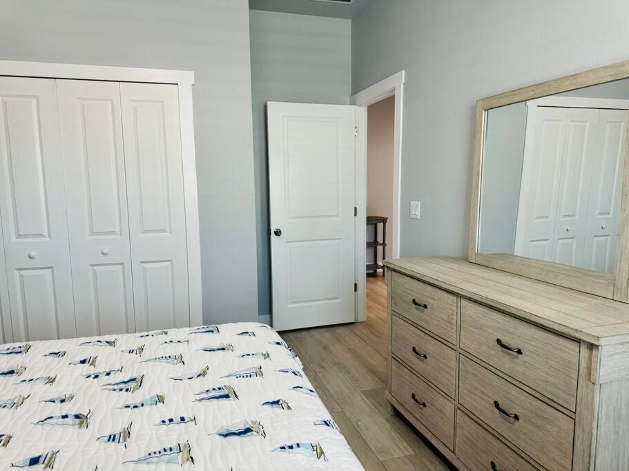 Brand New Tampa Oasis With Private Jacuzzi Retreat Hébergement de vacances