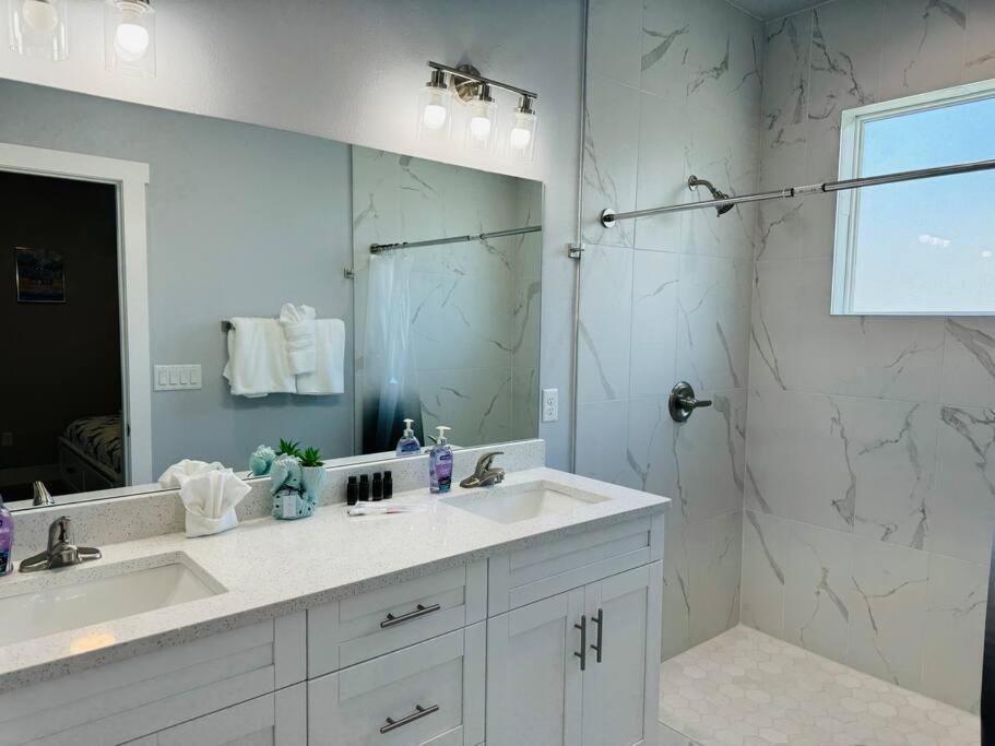 Brand New Tampa Oasis With Private Jacuzzi Retreat Lutz