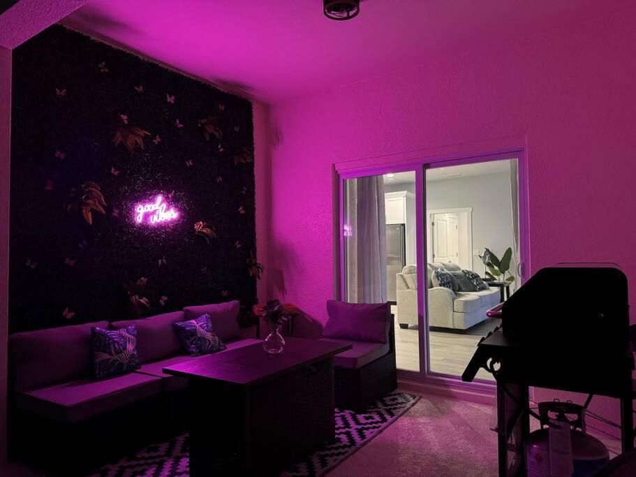 Brand New Tampa Oasis With Private Jacuzzi Retreat Hébergement de vacances *