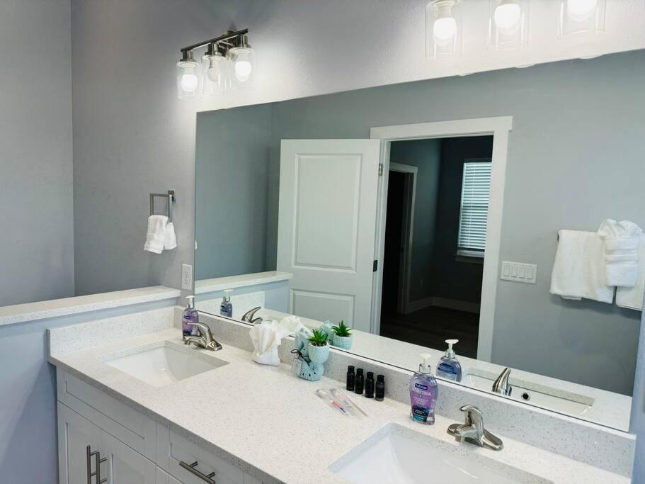 Brand New Tampa Oasis With Private Jacuzzi Retreat Lutz