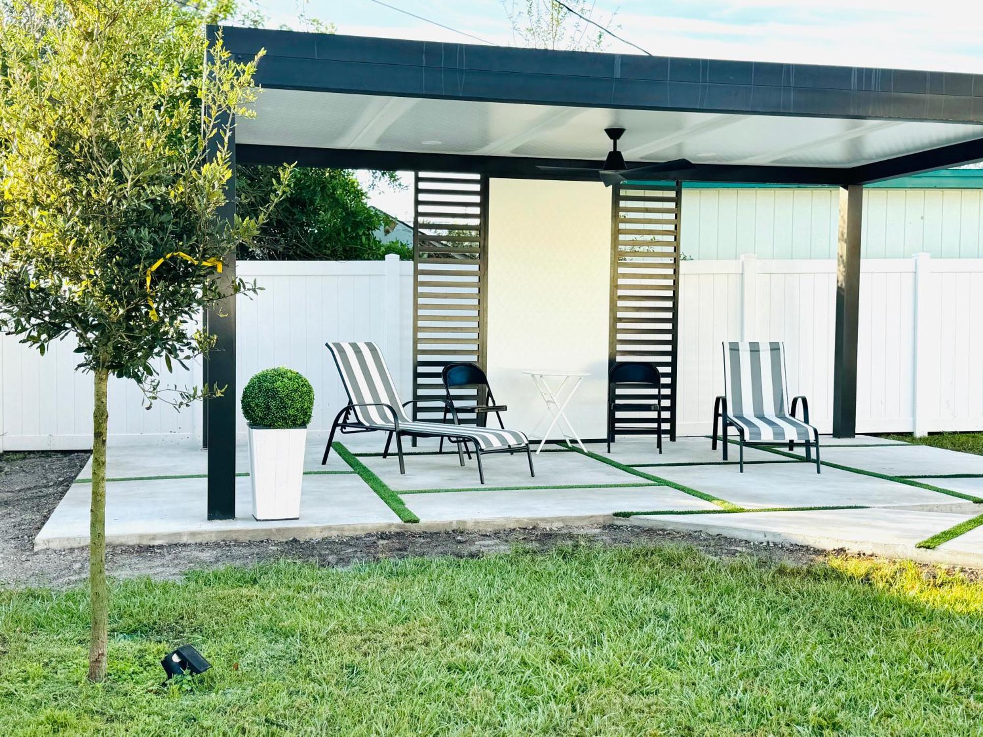 Brand New Tampa Oasis With Private Jacuzzi Retreat Hébergement de vacances Lutz