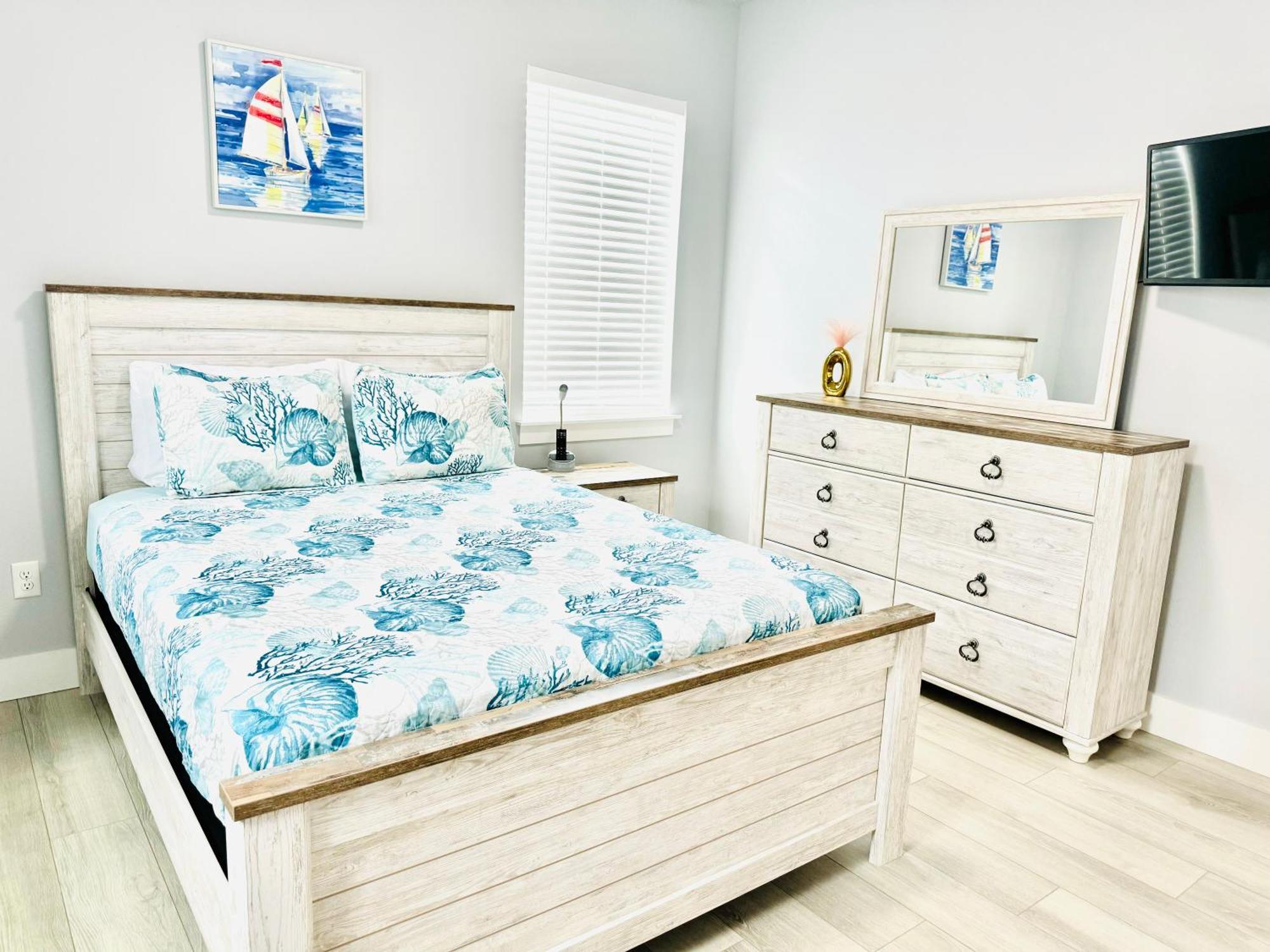 Brand New Tampa Oasis With Private Jacuzzi Retreat