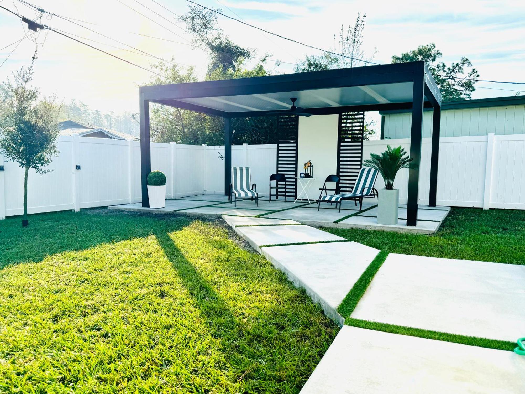 Brand New Tampa Oasis With Private Jacuzzi Retreat Hébergement de vacances